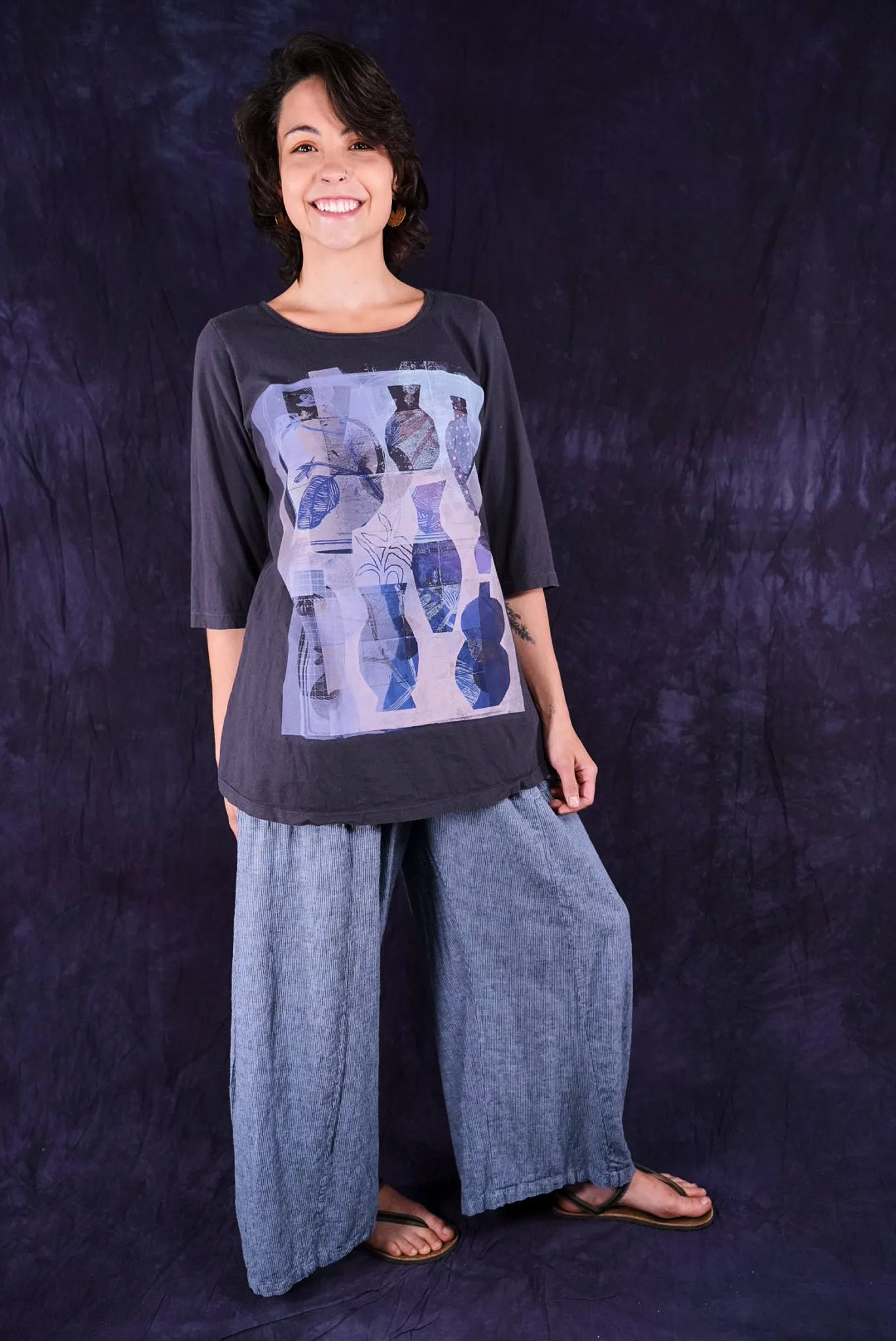 1582 Simple Tee Black Sand-P