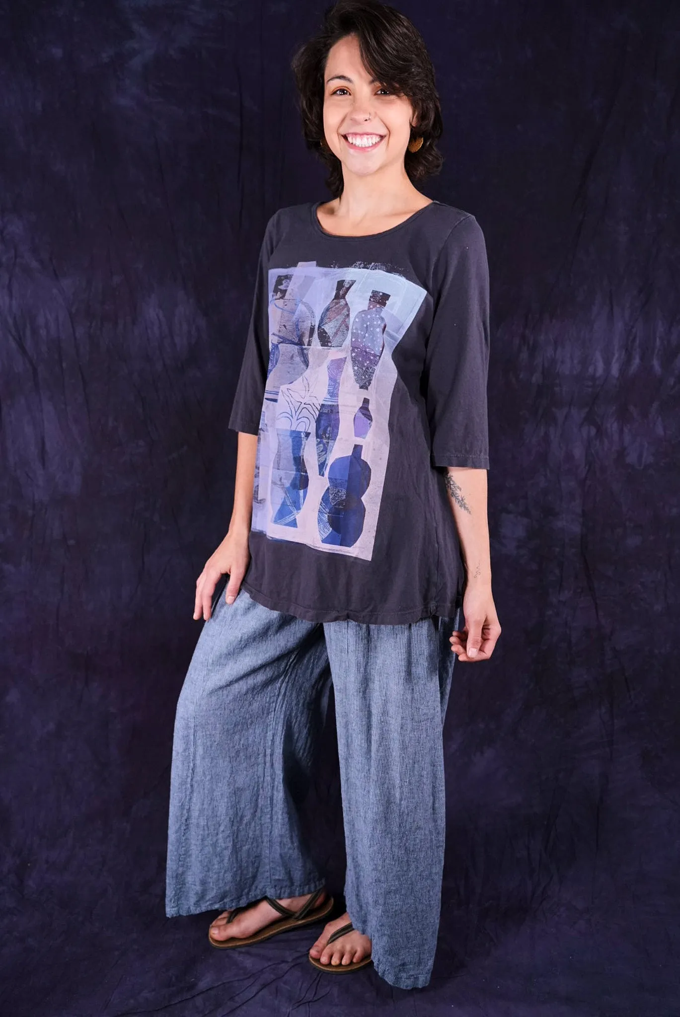 1582 Simple Tee Black Sand-P