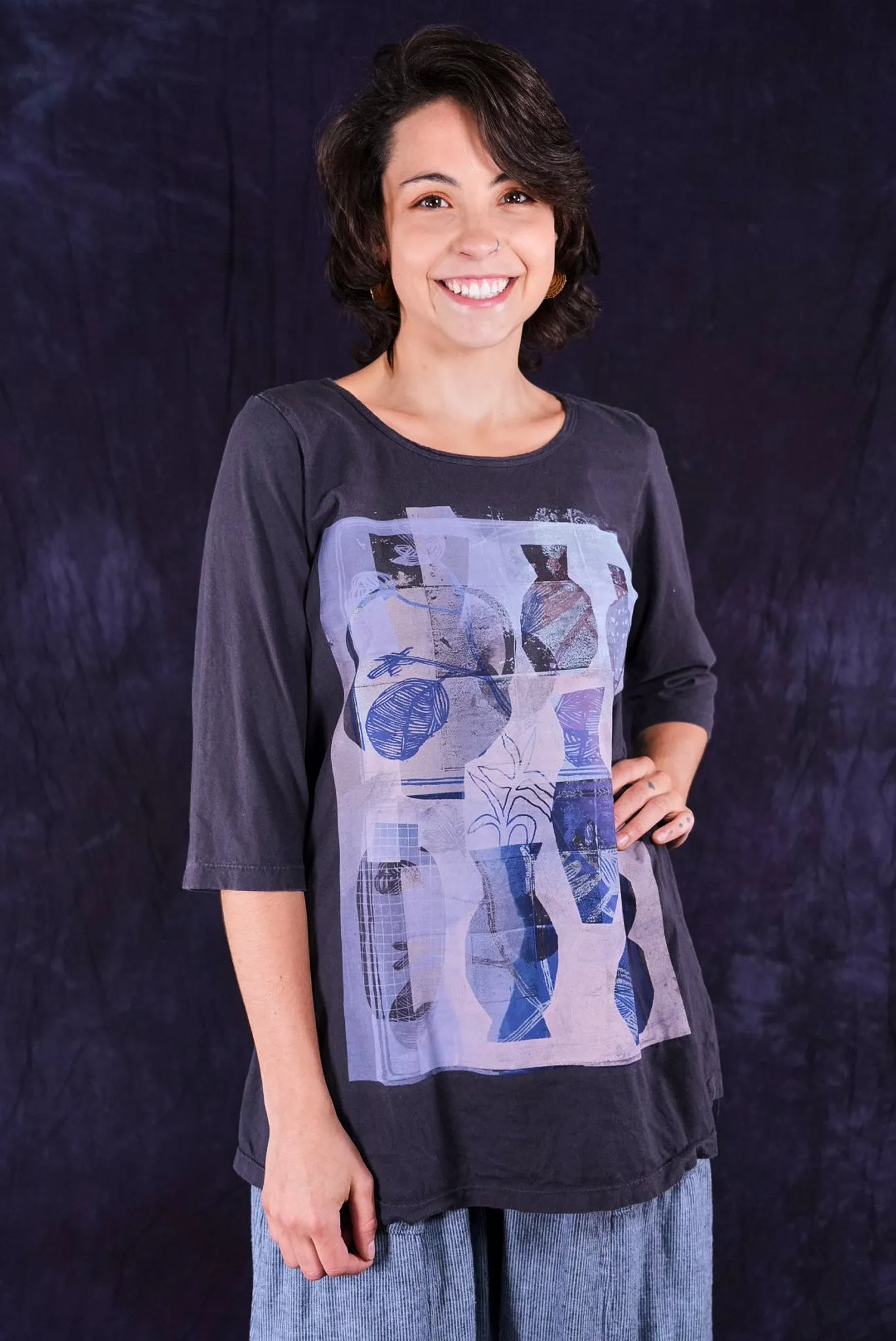 1582 Simple Tee Black Sand-P