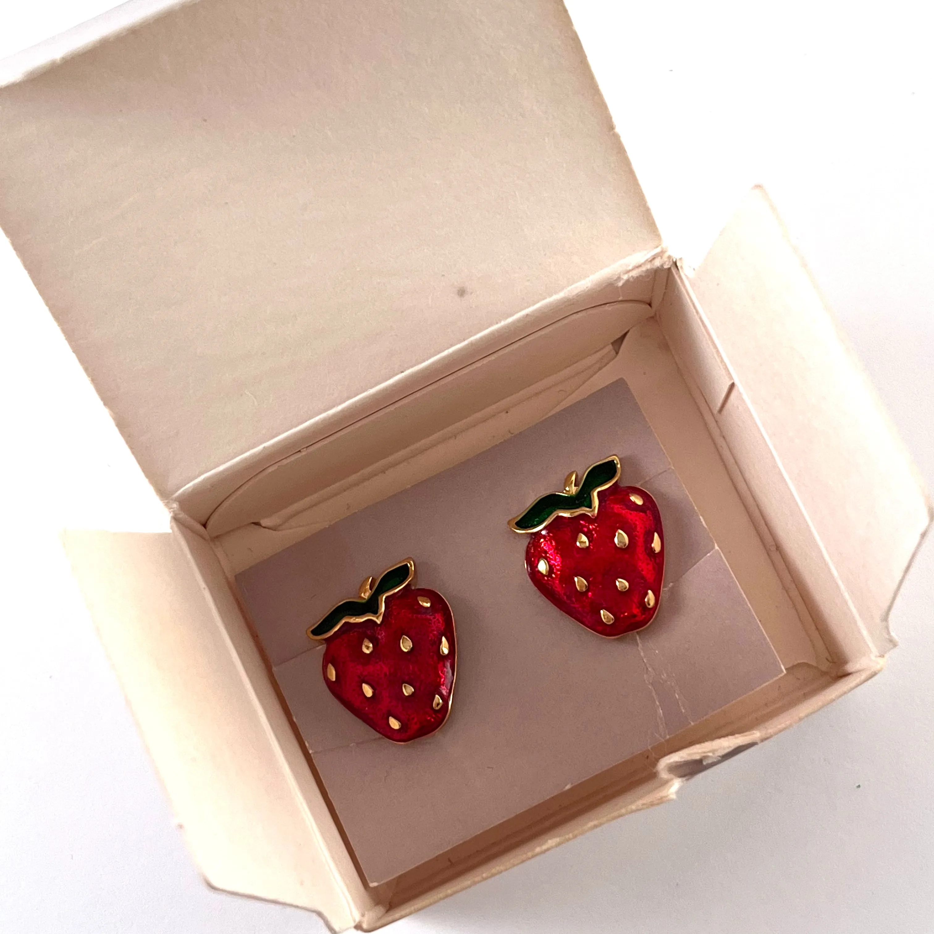 1990 Avon Very-Berry Earrings