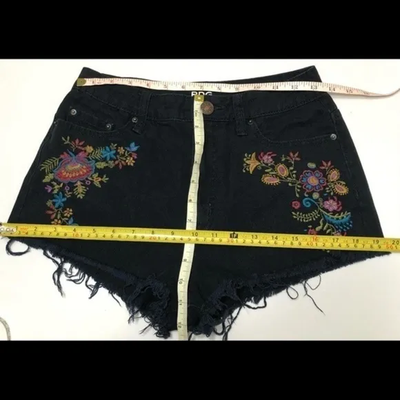 BDG High Rise Embroidered Shorts