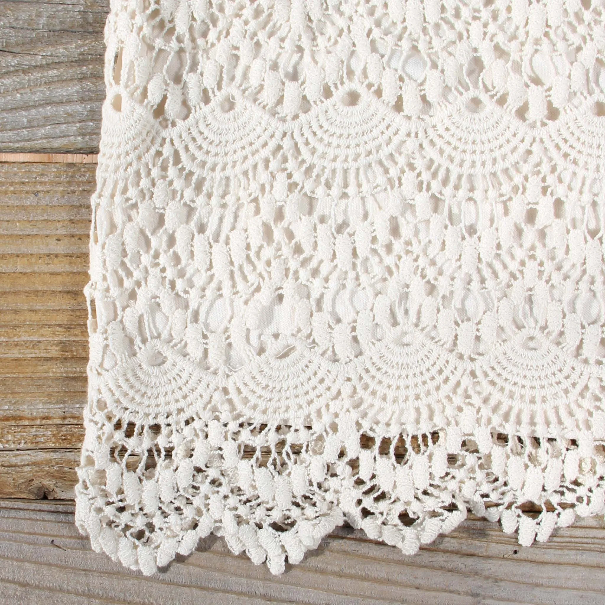 Bewilder Lace Dress in Sea