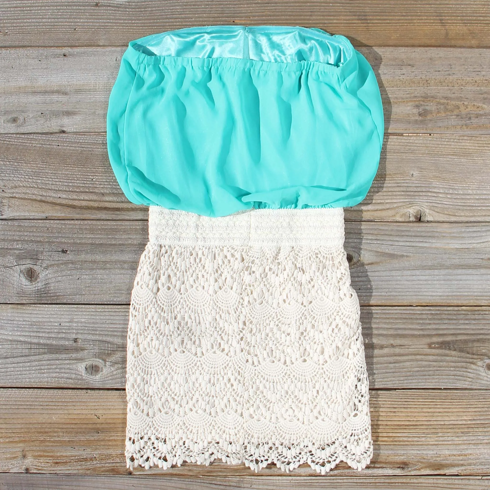 Bewilder Lace Dress in Sea