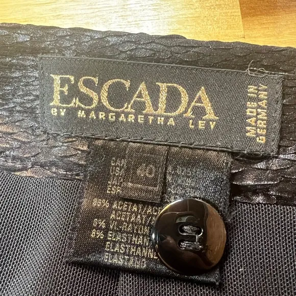 Escada by Margaritha Lev Black Snakeskin Textured Pencil Skirt 40 US 10
