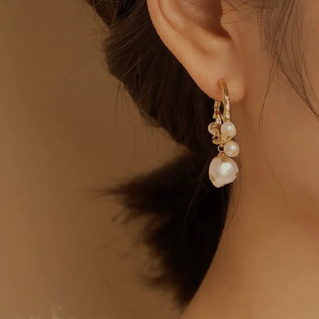 Gold foil pearl irregular earrings