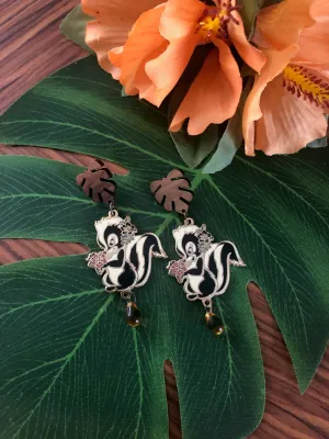 HAWAIIAN SKUNK EARRINGS *LEAVE