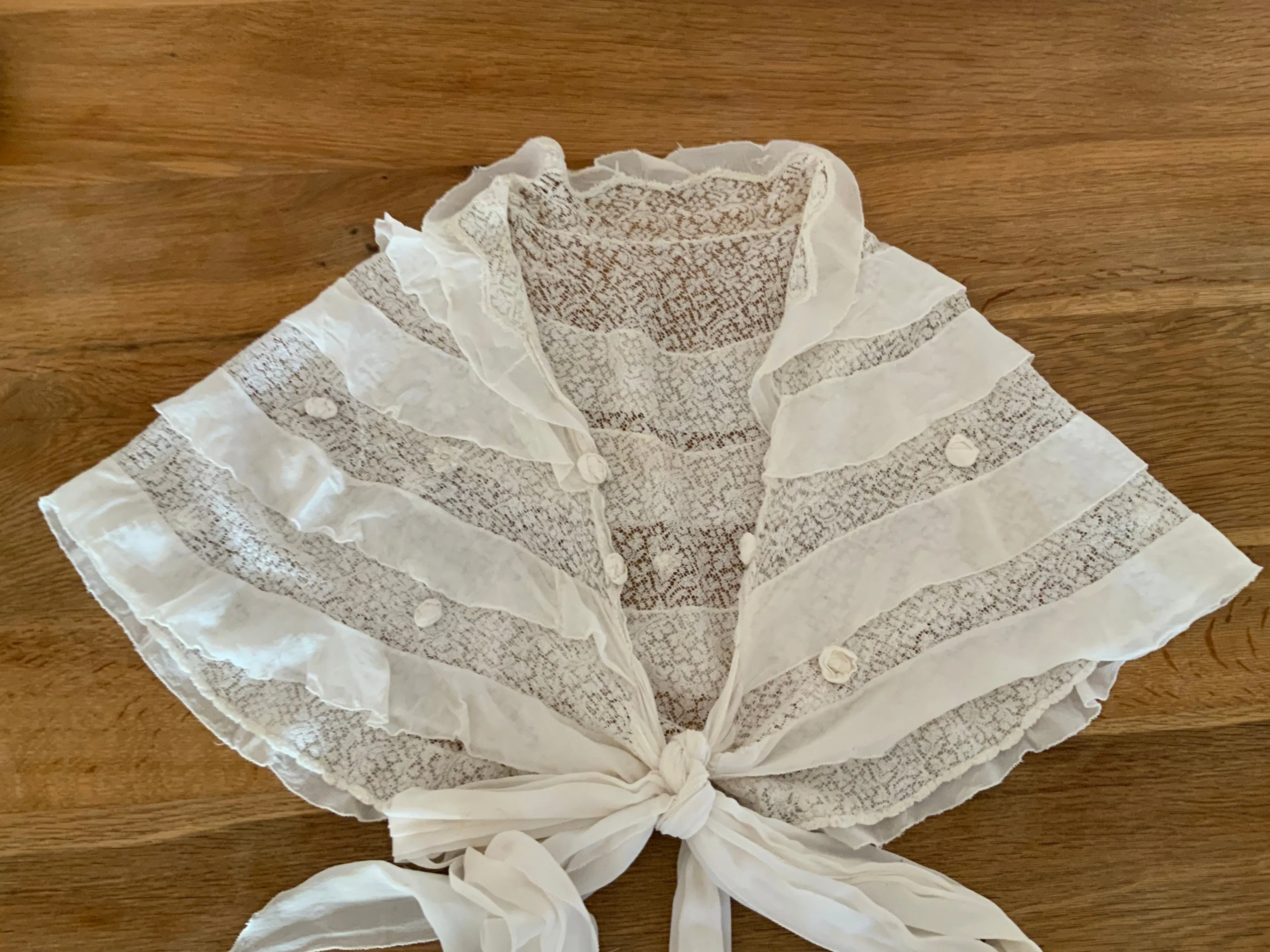 Lace Cape - 20s - 20E
