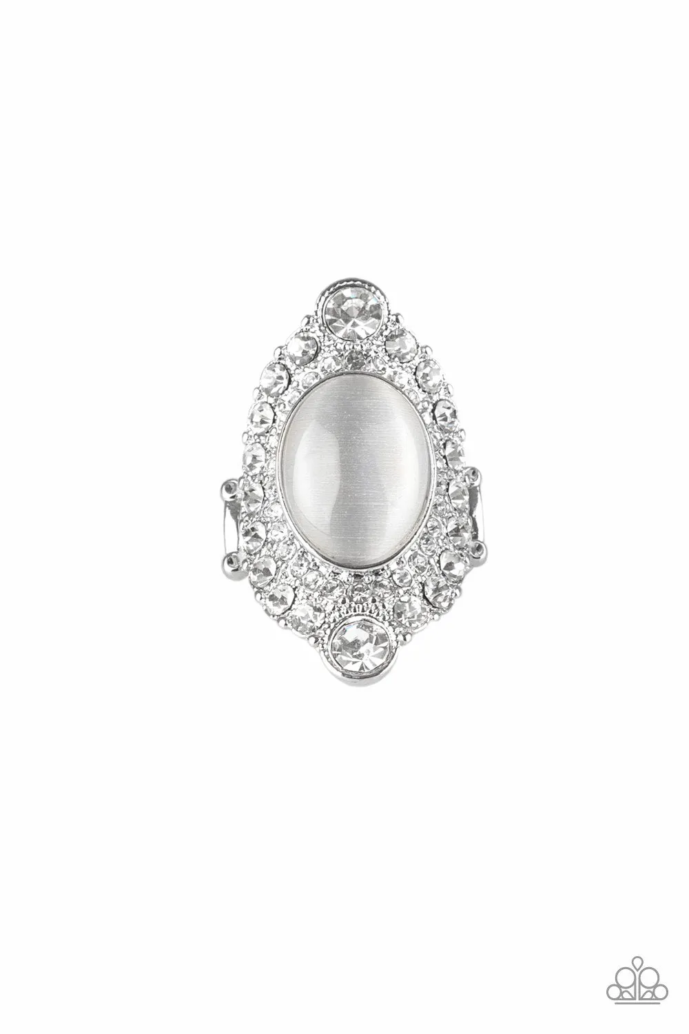 Paparazzi - Riviera Royalty - White Ring