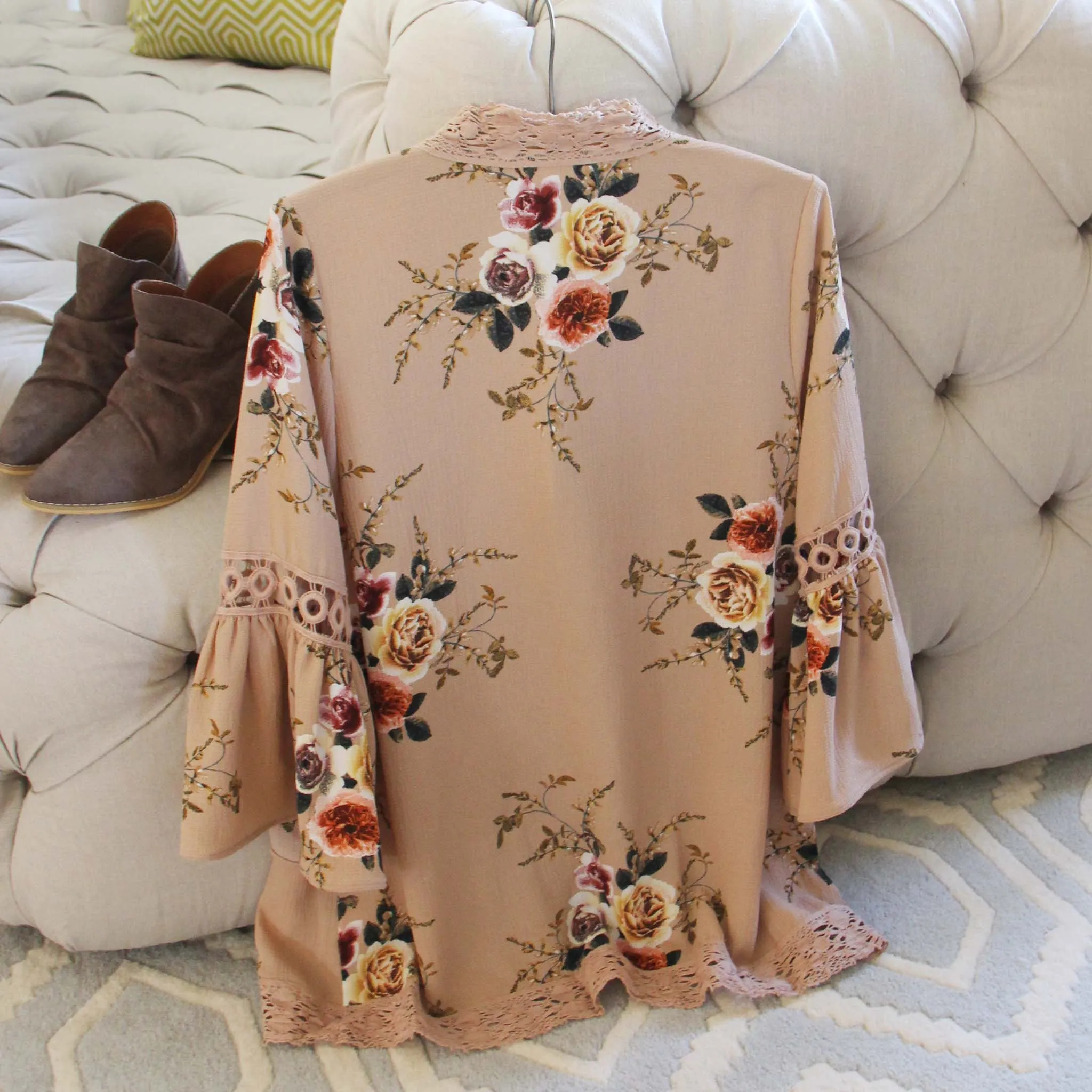 Romantique Rose Duster in Taupe
