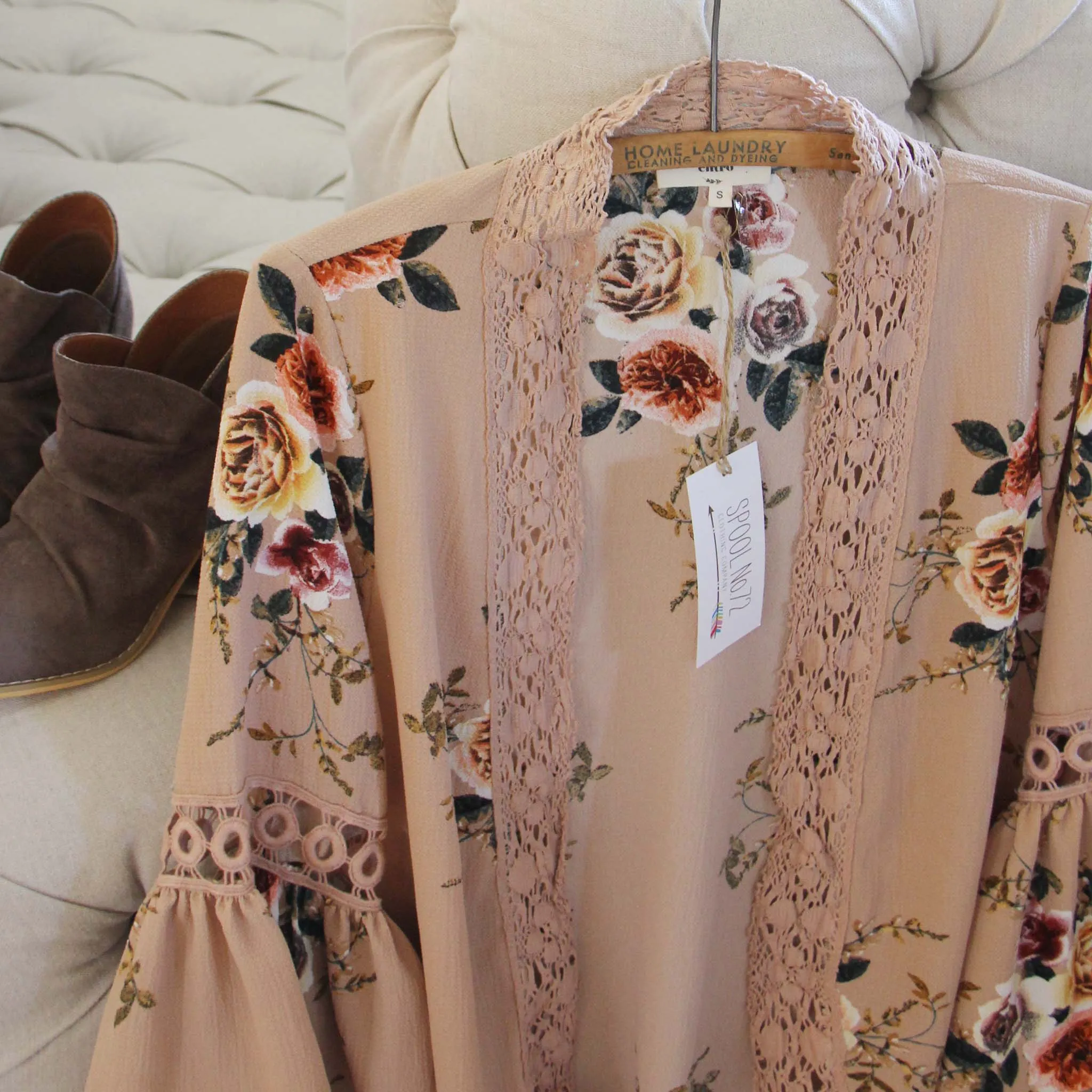Romantique Rose Duster in Taupe