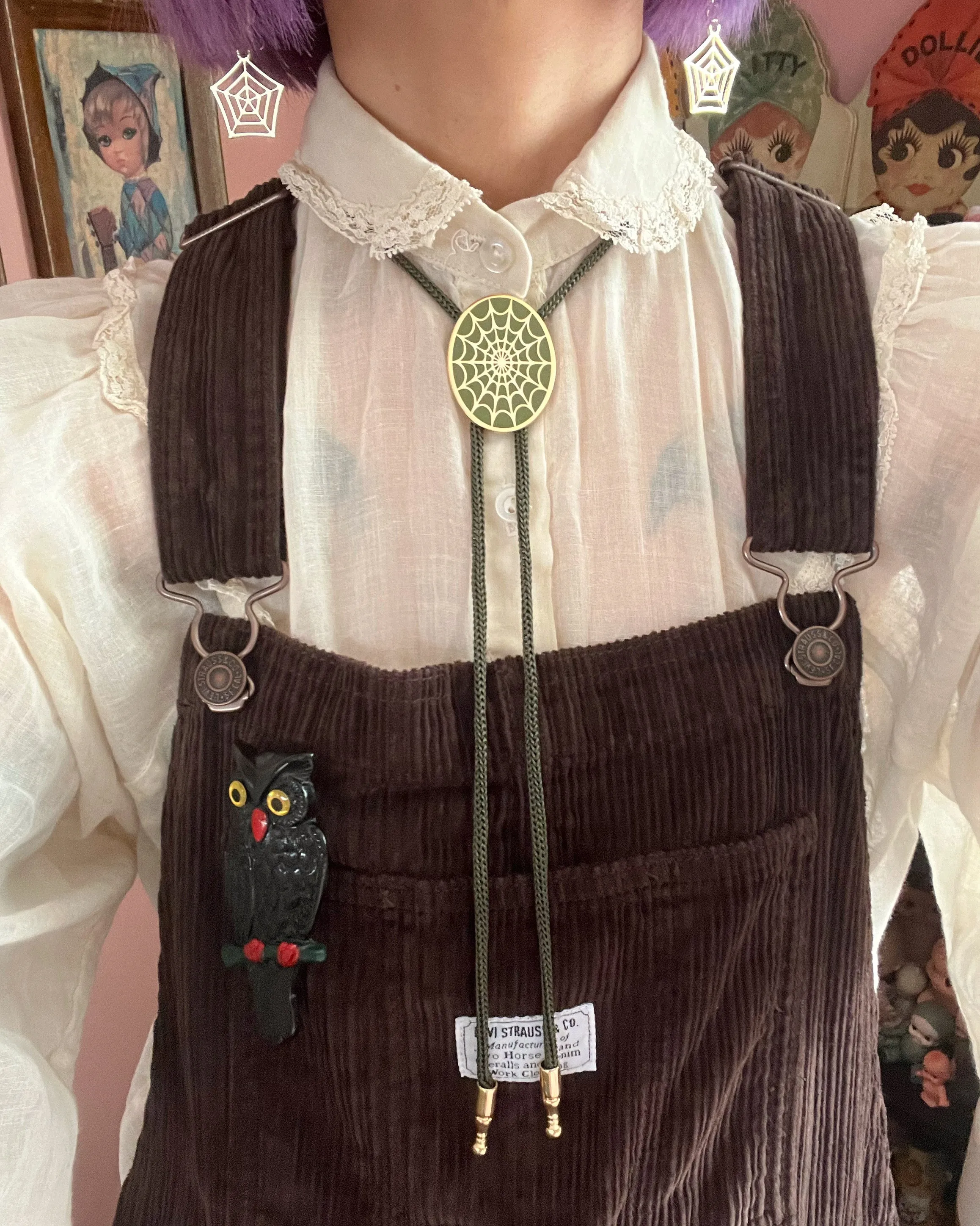 SPIDERWEB BOLO TIE