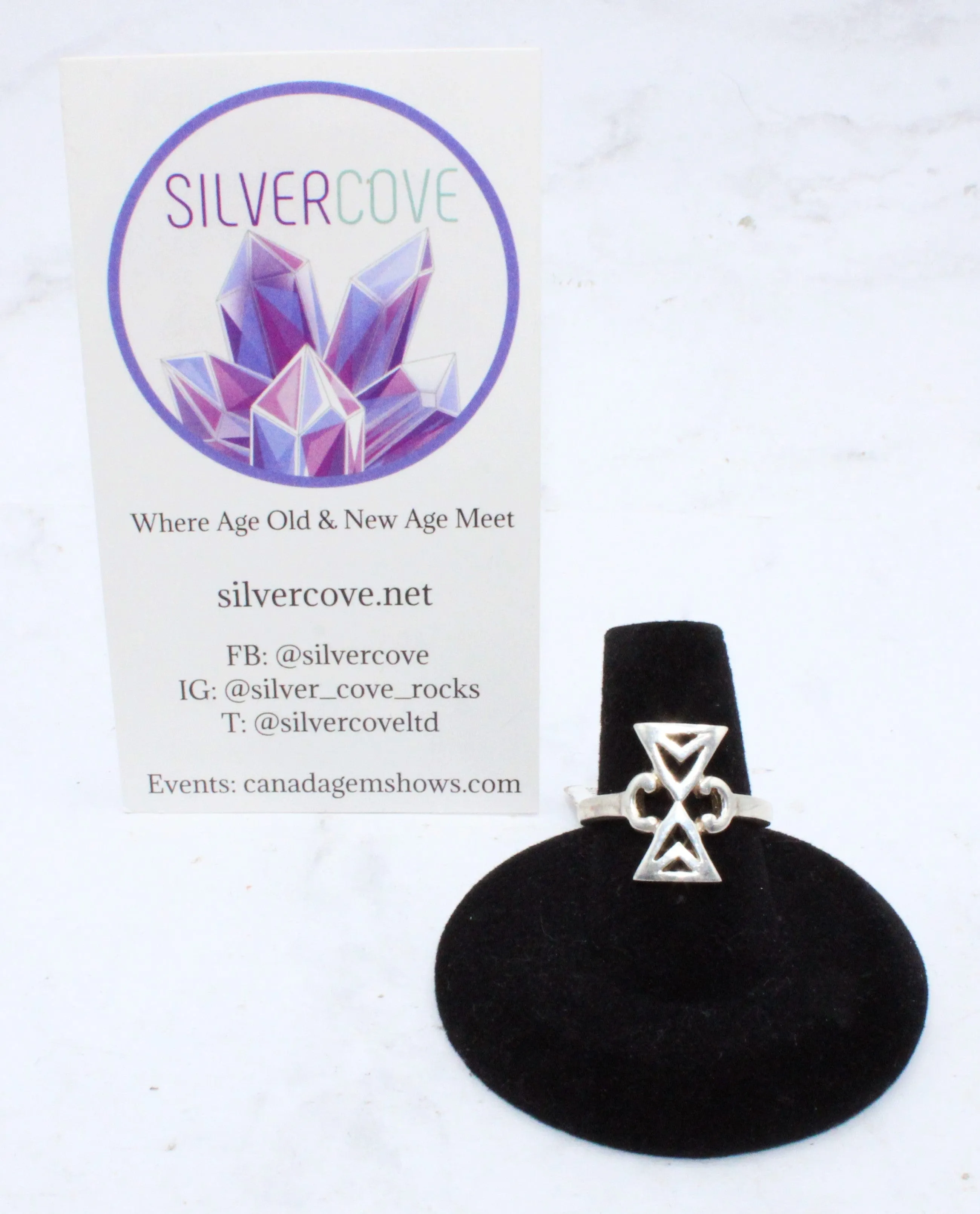 Sterling Silver Ring (Size 6.75)