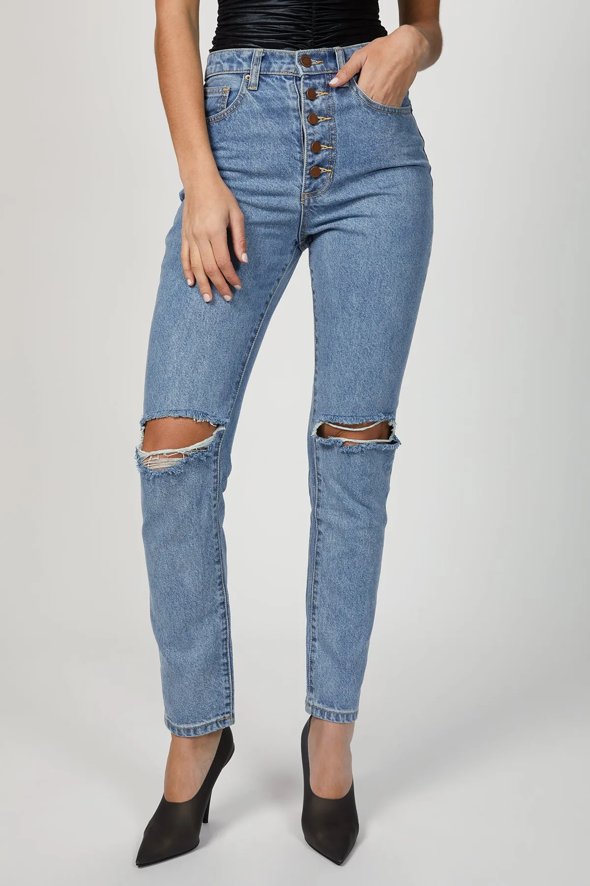 THE DISTRESSED DANIELLE JEAN