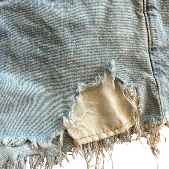 Upcycled Levi’s 569 Blue Jean Denim Distressed Shorts Women’s M/L Western Boho