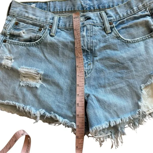 Upcycled Levi’s 569 Blue Jean Denim Distressed Shorts Women’s M/L Western Boho