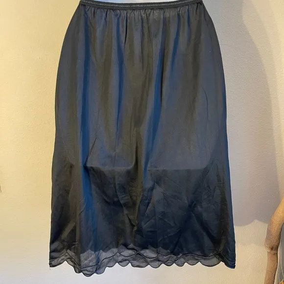 Vintage black 1/2 slip, lace and satin applique, gorgeous! 1940's 1950's