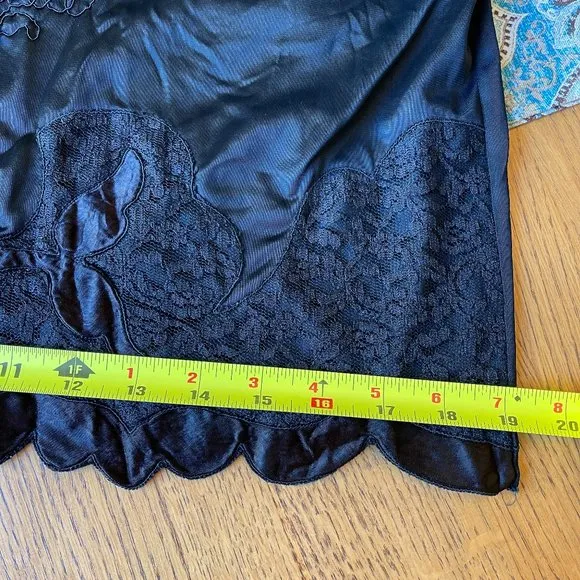 Vintage black 1/2 slip, lace and satin applique, gorgeous! 1940's 1950's
