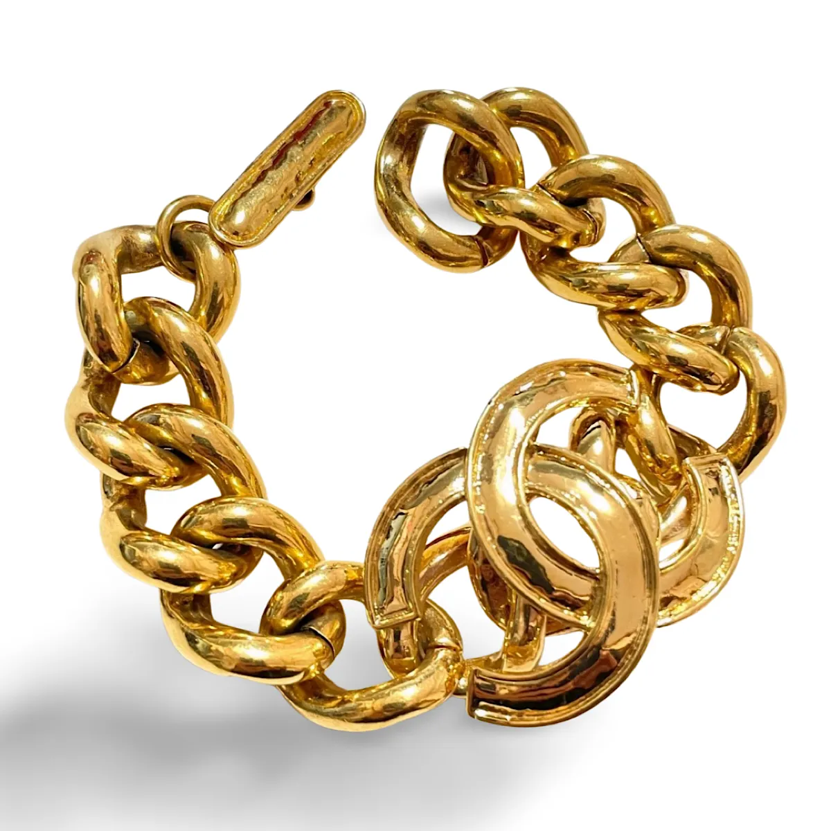 Vintage Chanel chain bracelet with large CC mark. Must have gorgeous jewelry. 061217ac4