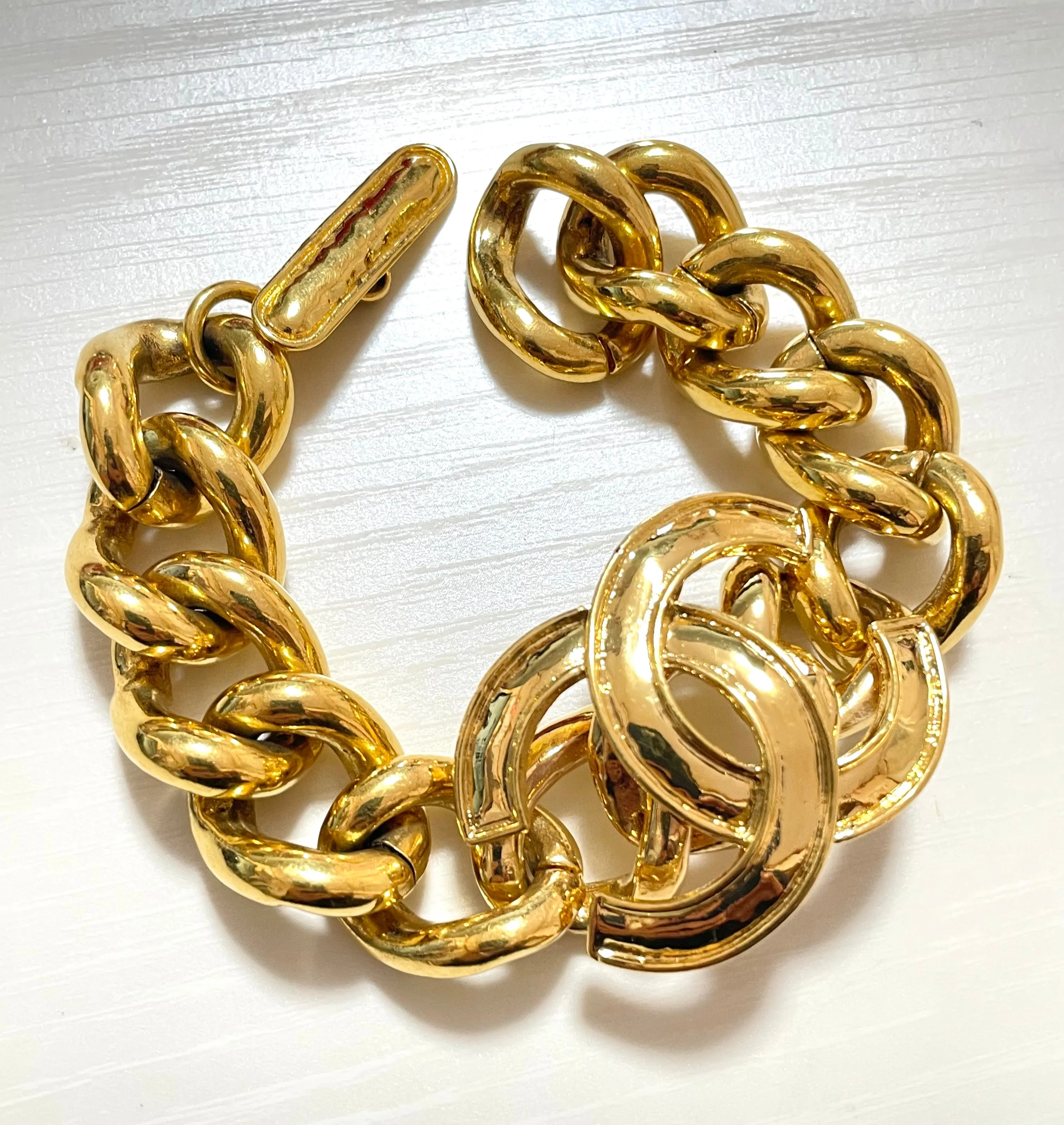 Vintage Chanel chain bracelet with large CC mark. Must have gorgeous jewelry. 061217ac4