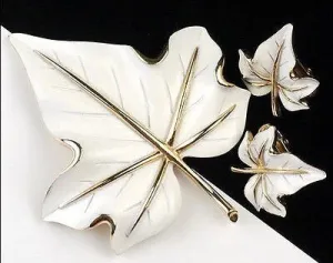 Vintage Ivy Leaf Brooch Set