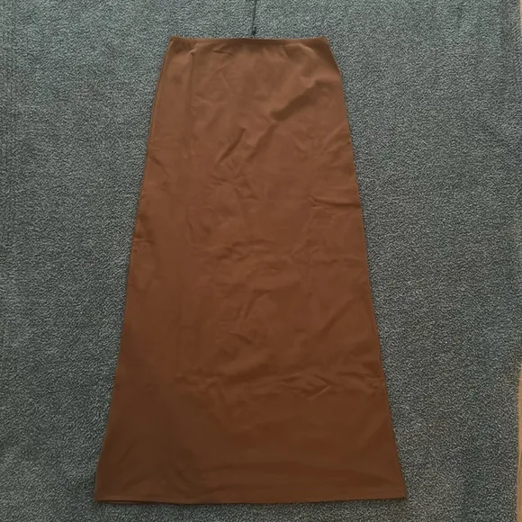 WeWoreWhat Pull on Midi Skirt