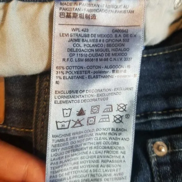 🤩Women Shaping jean Sz 2M W26 Signature by Levi Strauss Mid Rise Bootcut Blue🤩